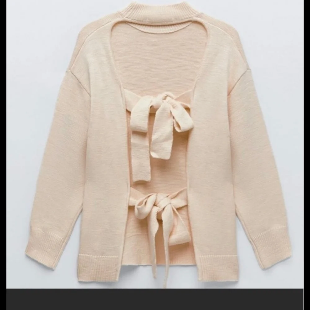 Zara Open Back Knitted Lightweight Sweater - Picture 3 of 5